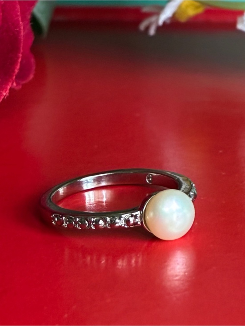 Ring in White Real Pearl for Women. Size 6